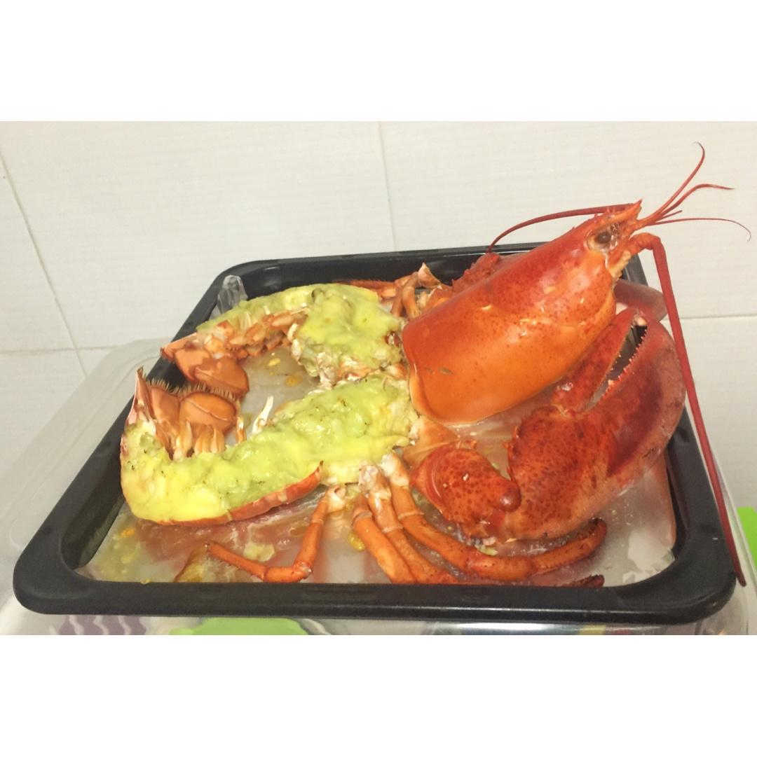 芝士蒜蓉烤龙虾