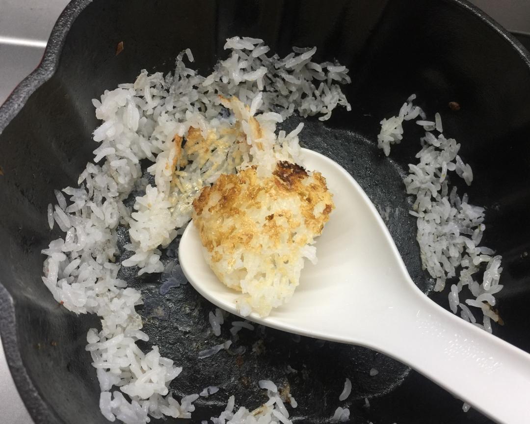 铸铁锅焖米饭