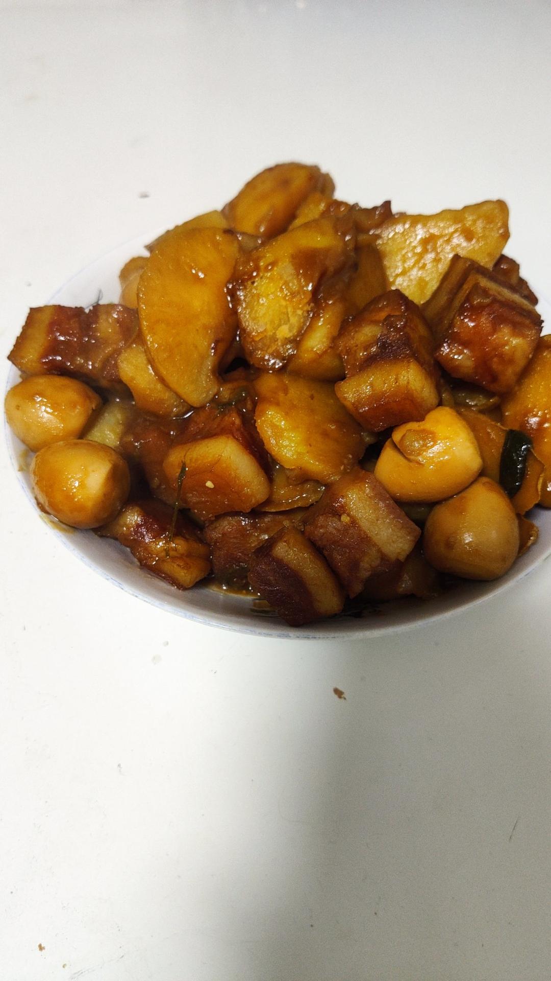 红烧肉炖土豆
