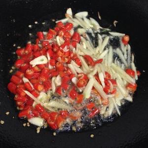 超级下饭的秋葵小炒肉的做法 步骤5