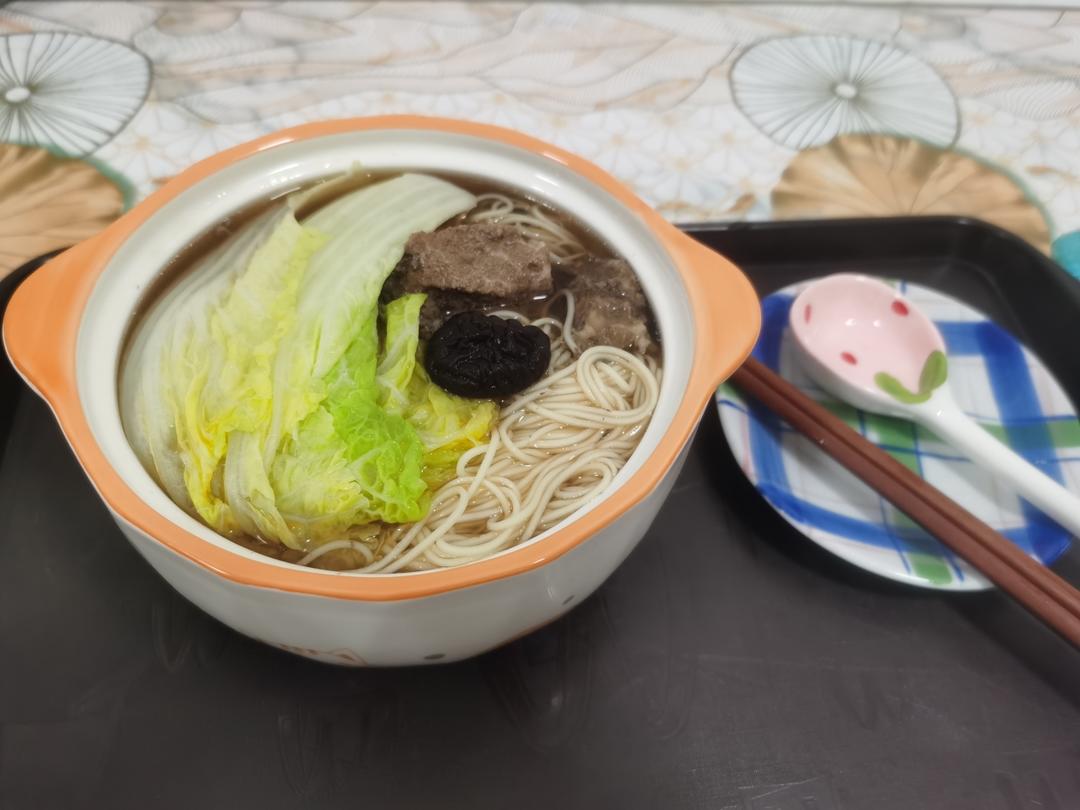 慢火细炖-鲜香浓郁的排骨面