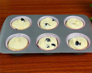 金顶酥粒蓝莓马芬的做法的做法 步骤11