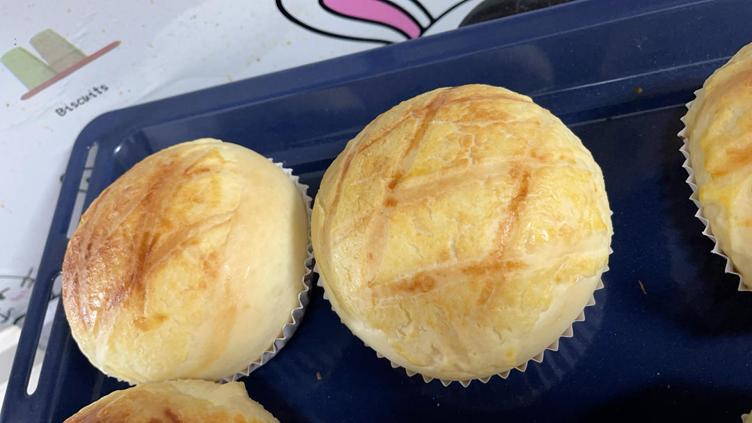 好吃到炸裂的港式菠萝包（附带制作酥皮的小视频）