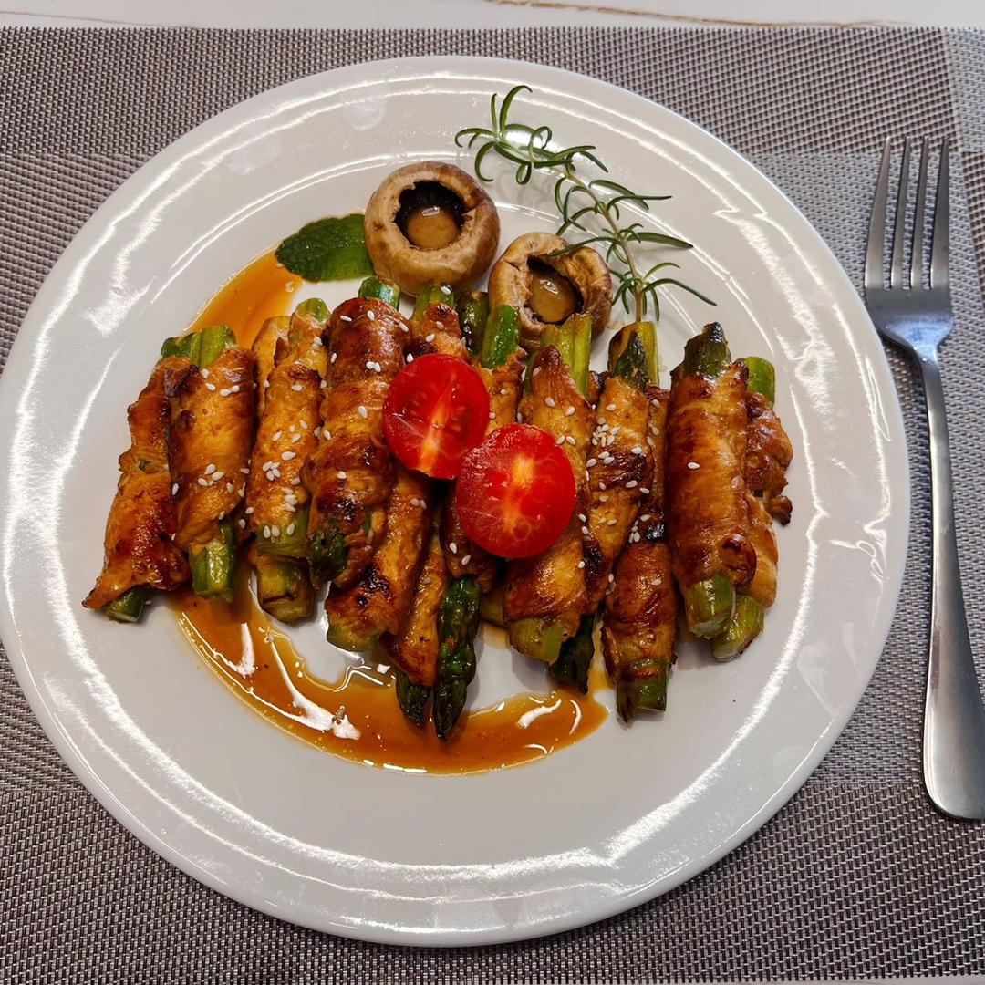 芦笋鸡肉卷