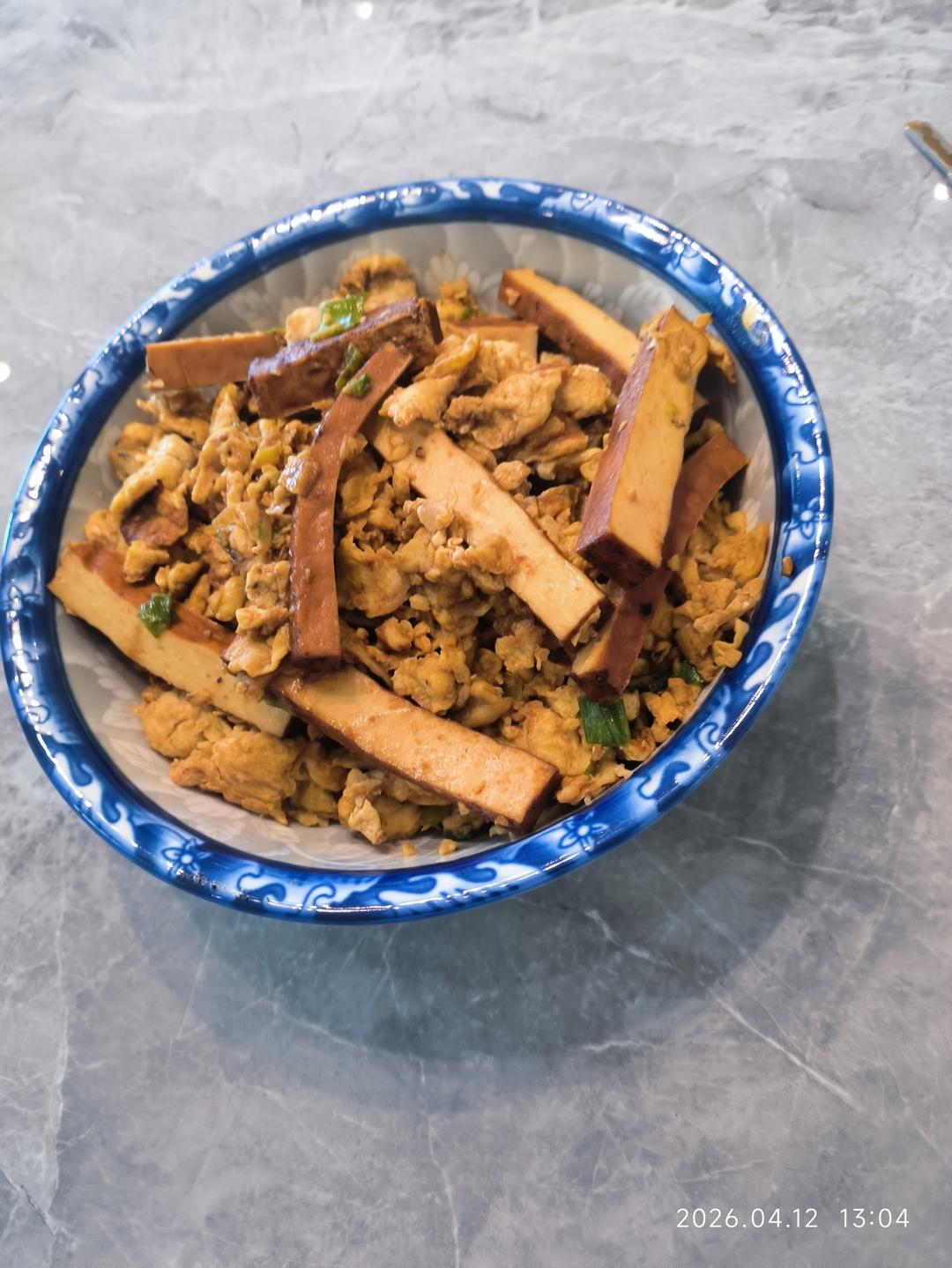 卤豆干炒鸡蛋