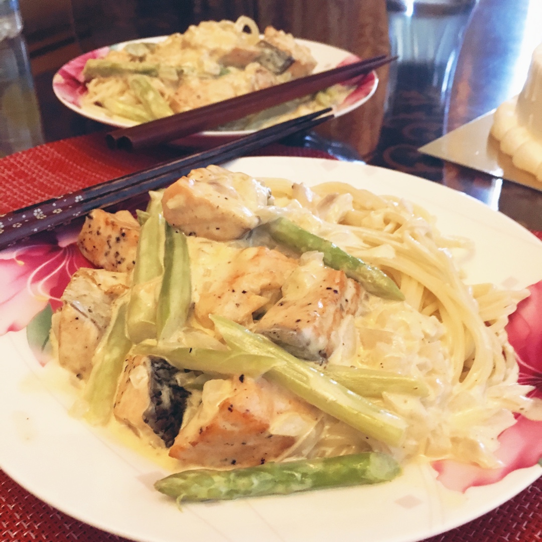 三文鱼奶油意面