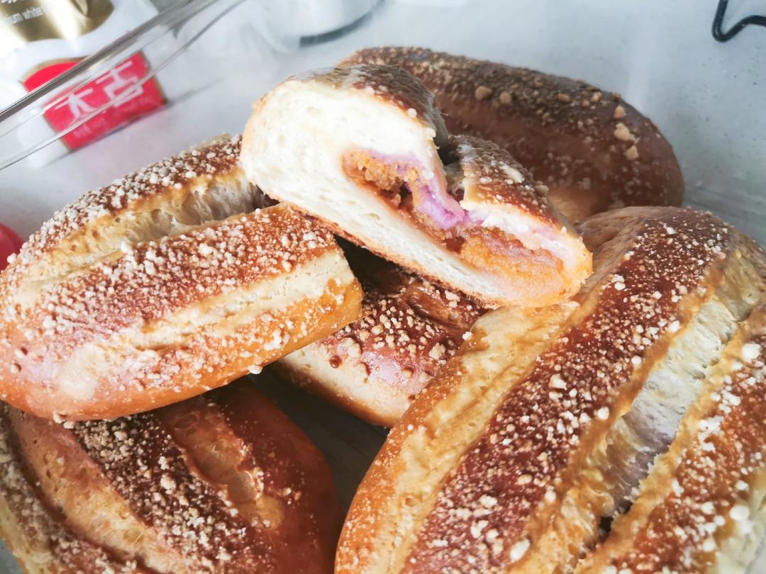 芋泥咸蛋黄软欧包