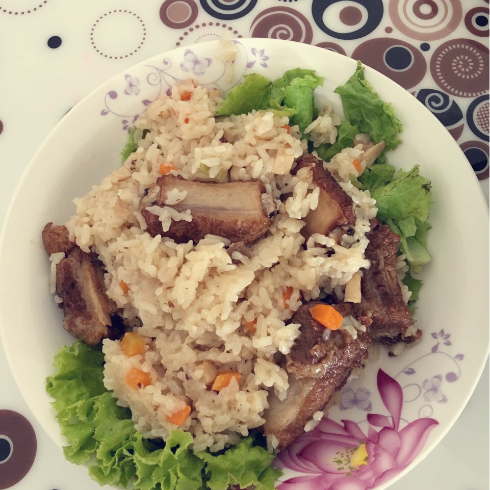 喷香排骨焖饭（爆好吃）