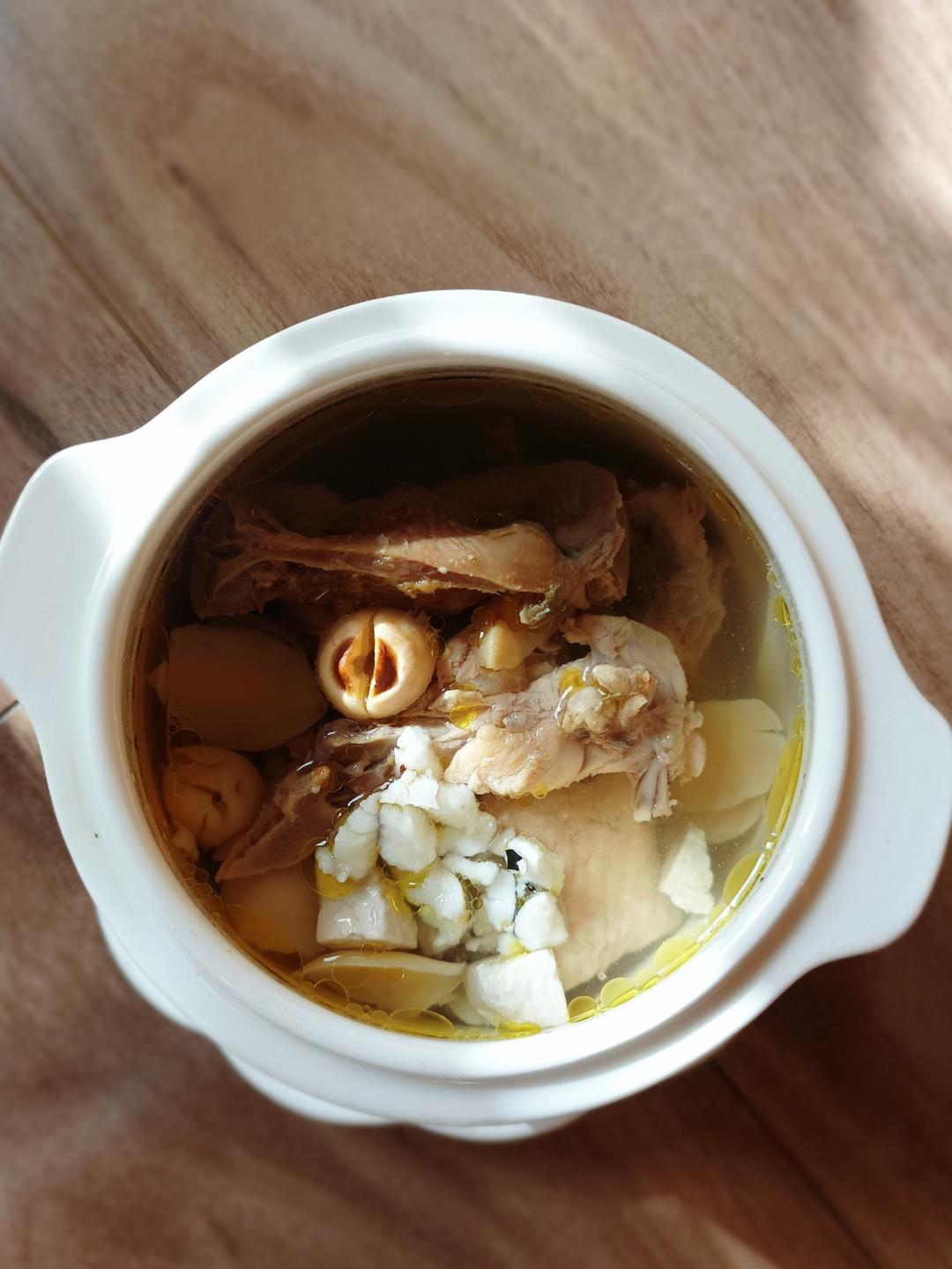 鸽子四神汤～炖盅蒸