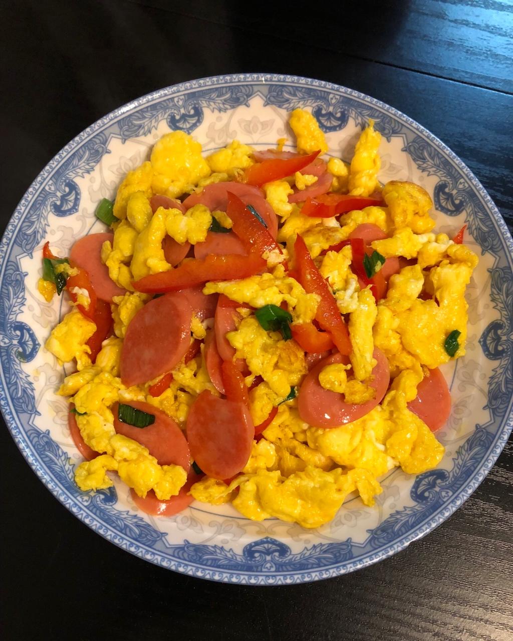 牛牛宝贝1111做的火腿肠炒鸡蛋