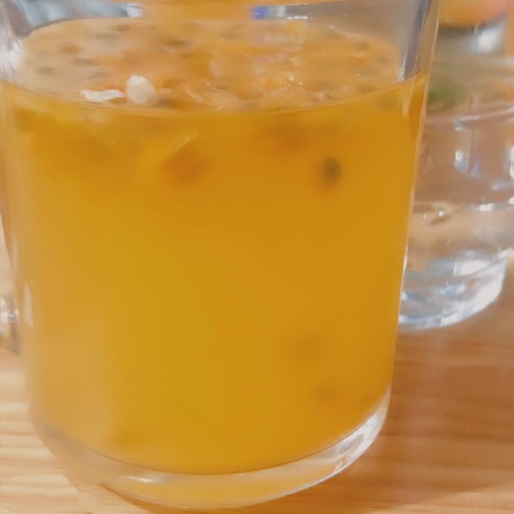 夏日必备饮品 | 清新柠檬热情果苏打水