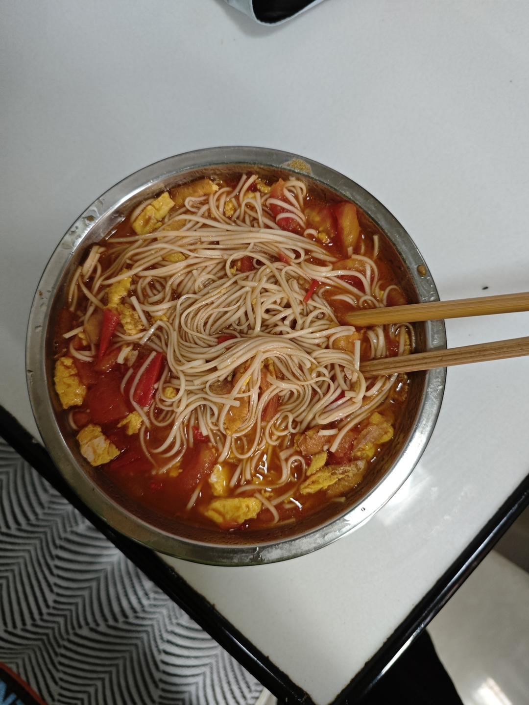 恨不得抱着锅舔的番茄鸡蛋面