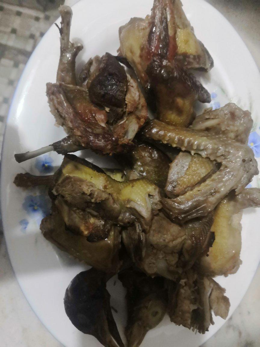 超简单的【盐焗乳鸽】