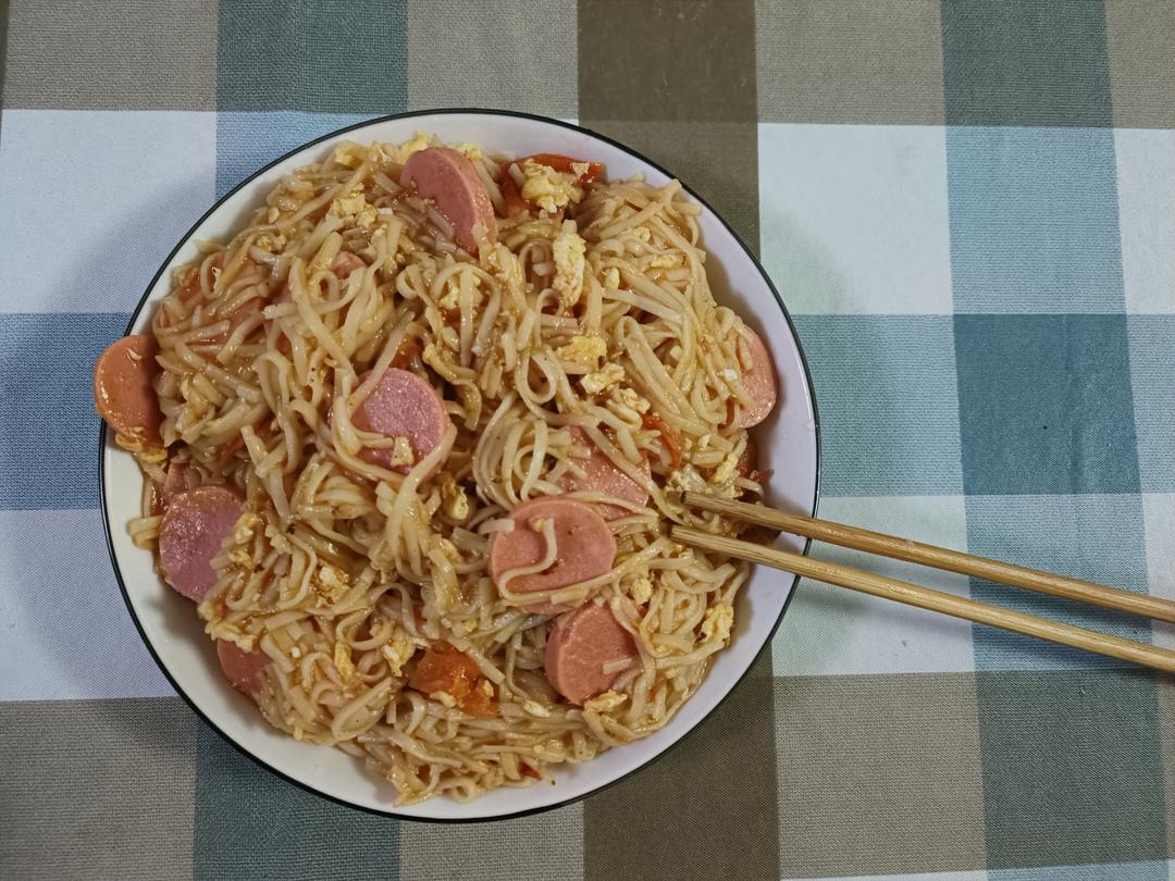 西红柿鸡蛋炒面