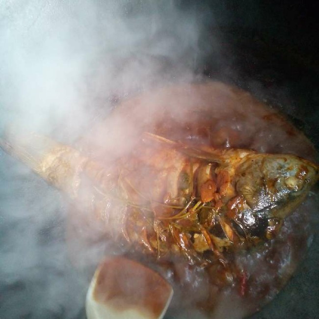 大锅炖鲤鱼