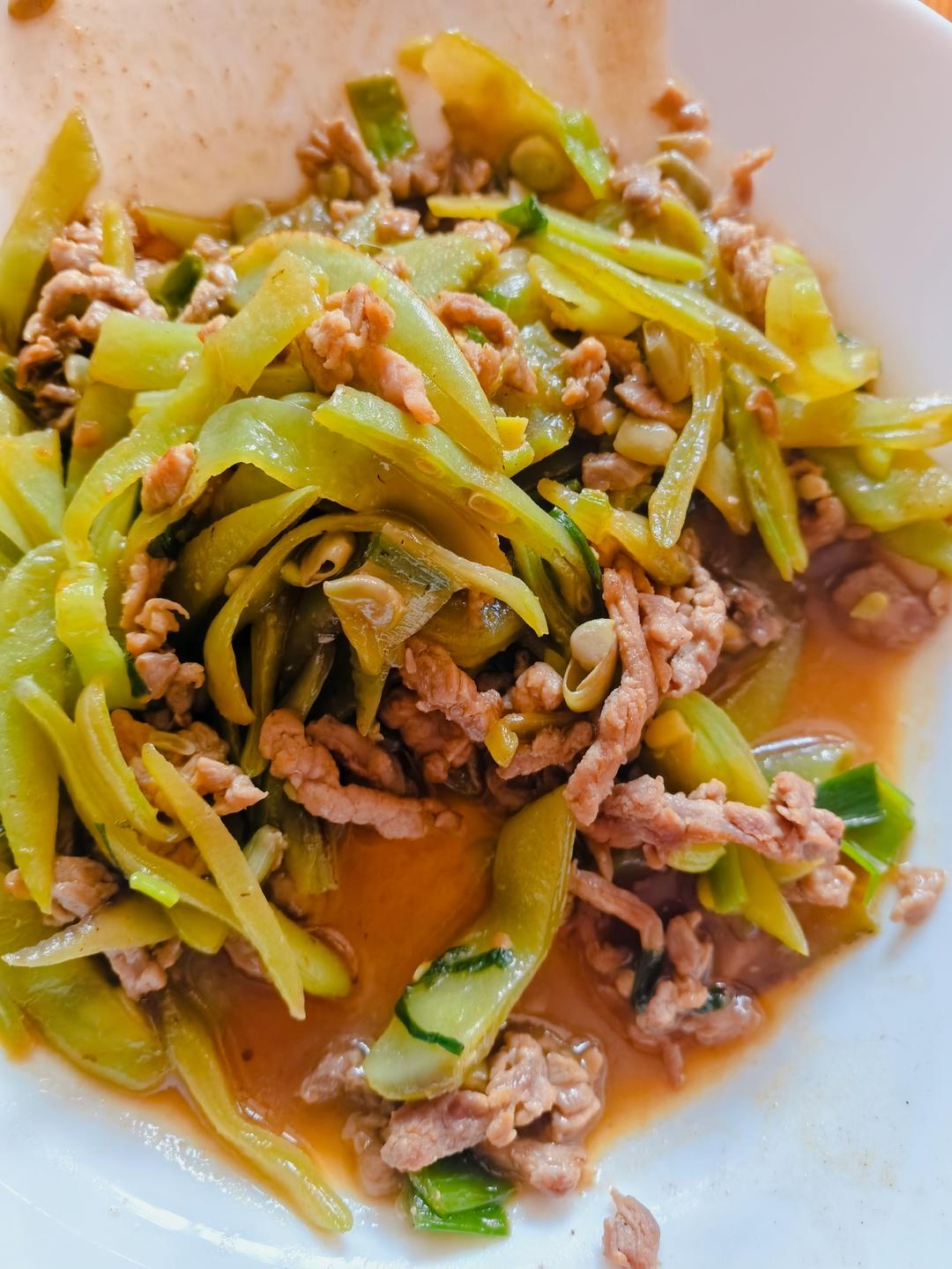 快手简餐-豆角炒肉丝和豆角焖面，蒸面条（挂面版）