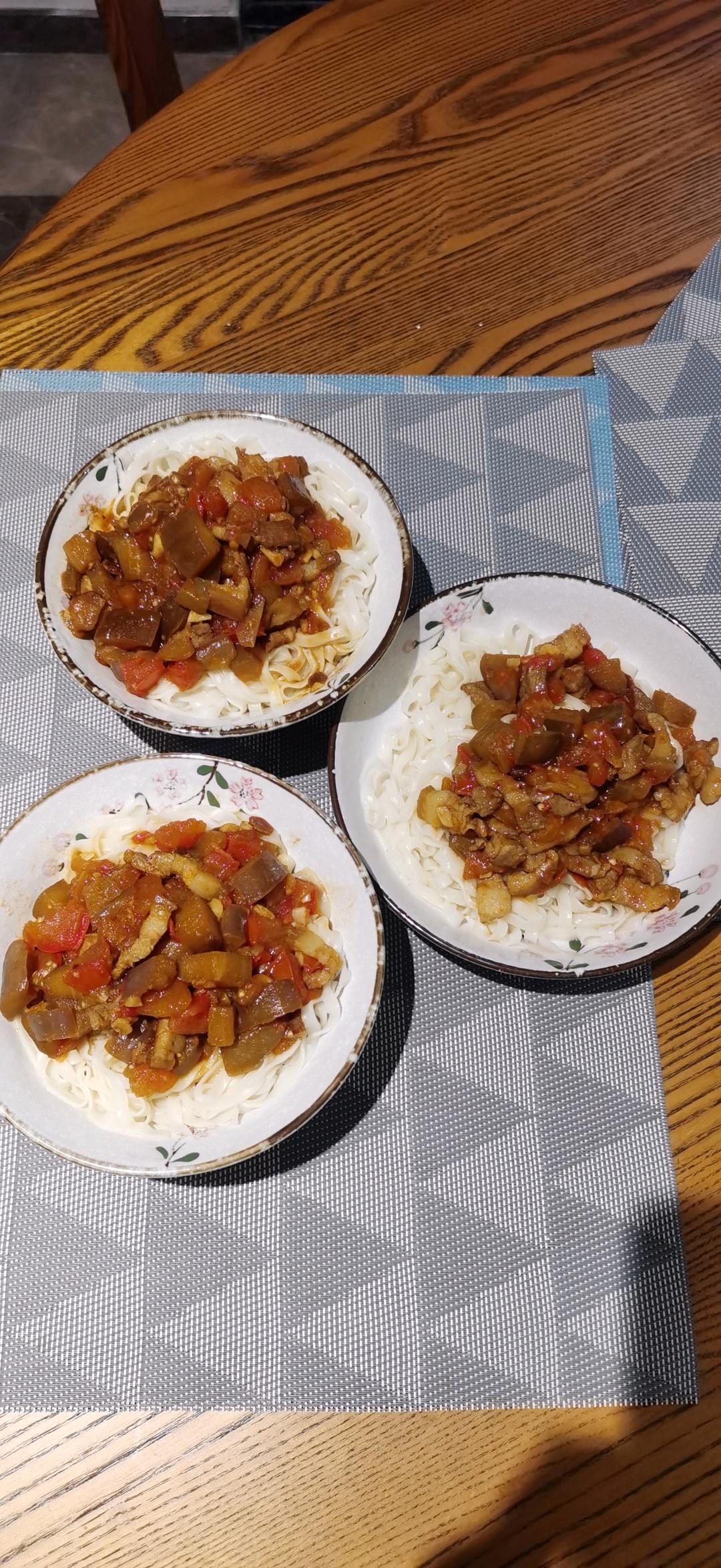 茄子肉丁打卤面