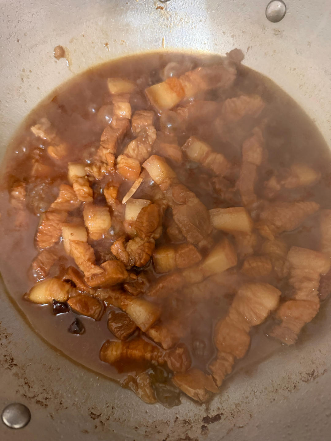 红烧肉炖鹌鹑蛋