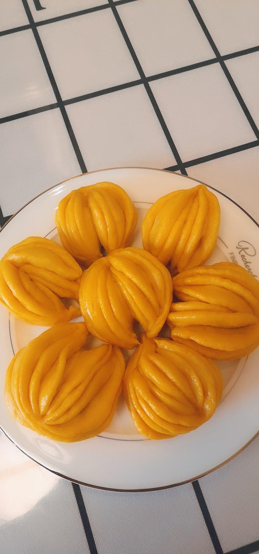 新手也可以--详解如何做出人见人爱、金黄的南瓜馒头