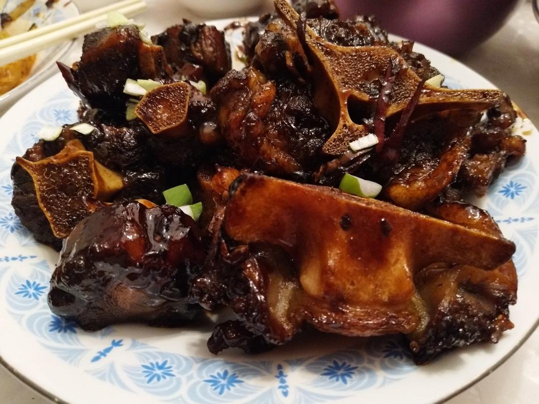 红烧牛尾