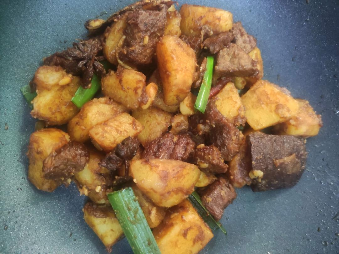 牛肉炖土豆