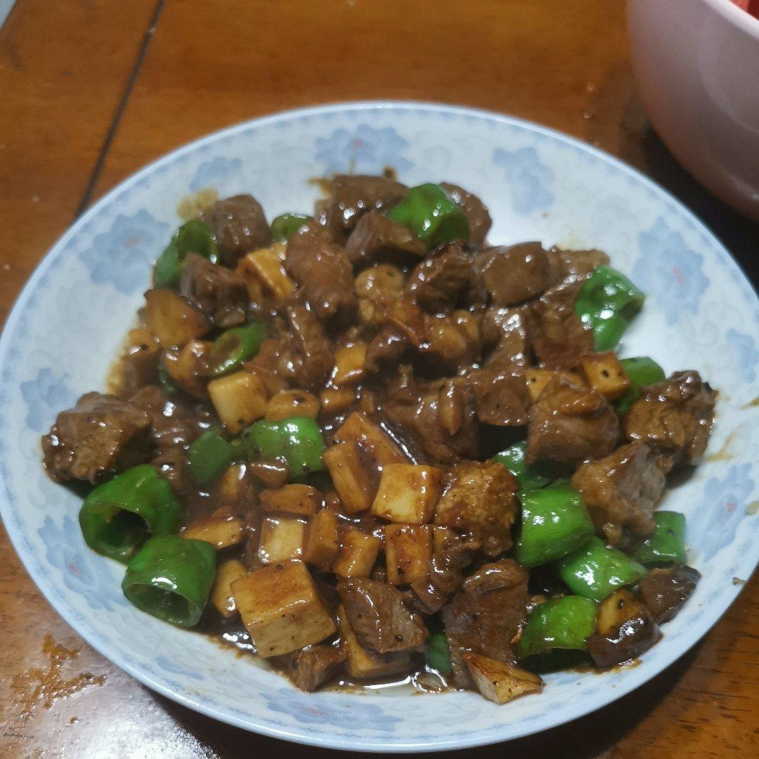 黑椒杏鲍菇牛肉粒