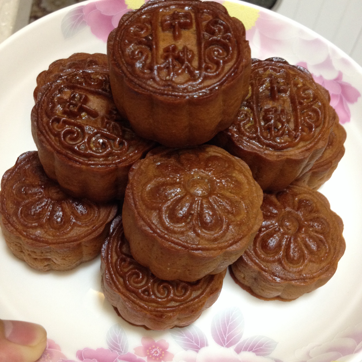 广式月饼－－蛋黄豆沙月饼