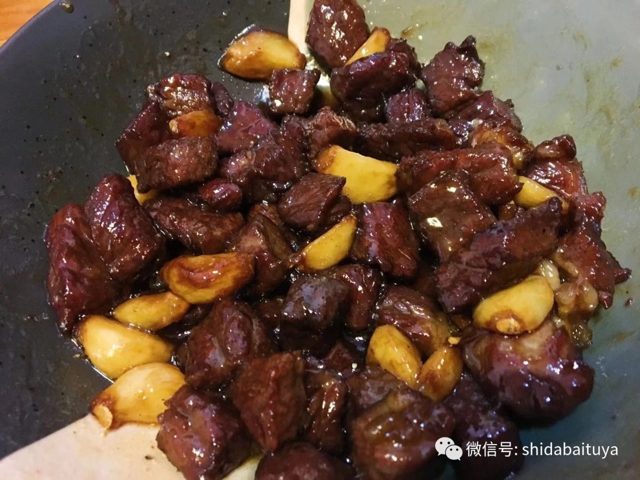 复刻天津桂园餐厅的黑蒜子牛肉粒