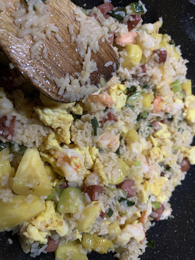 虾仁菠萝炒饭