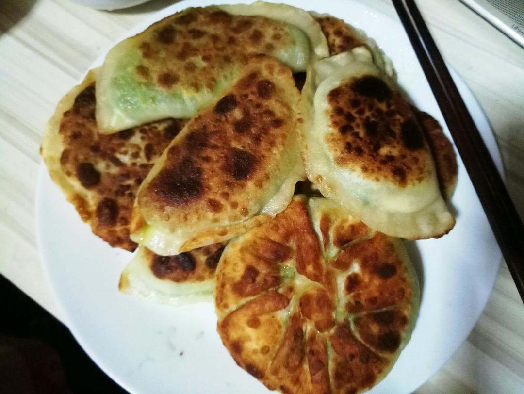 薄皮韭菜饼