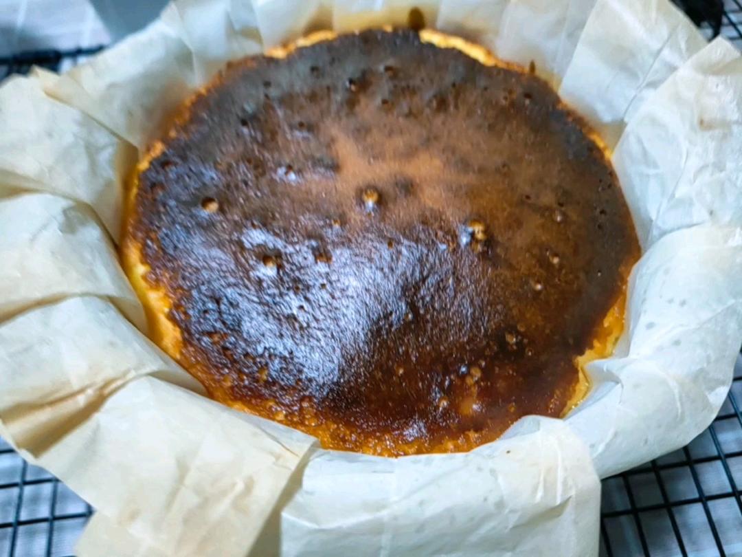 巴斯克式烤芝士蛋糕[超简单][搬运]