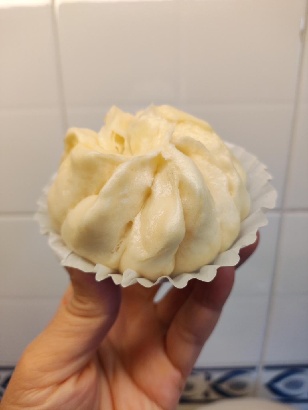 暄软可口的豆沙包