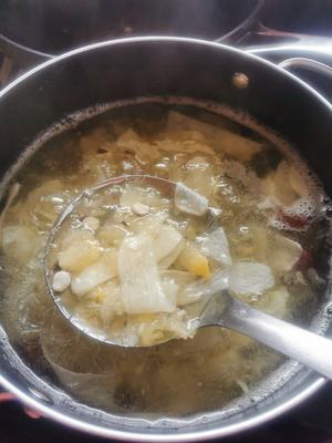 淮山薏米银耳雪燕红枣甜汤的做法 步骤1