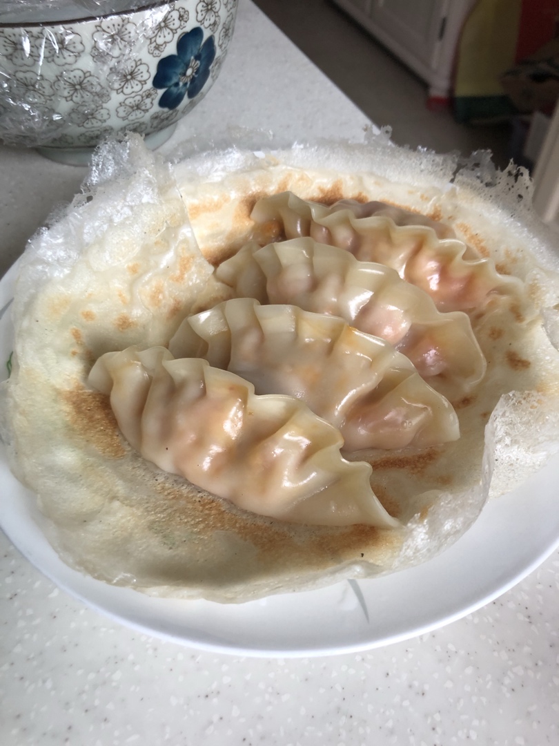 冰箱冷冻水饺做煎饺