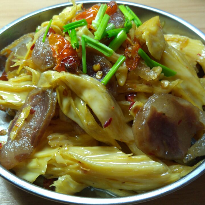 腊肠青椒腐竹