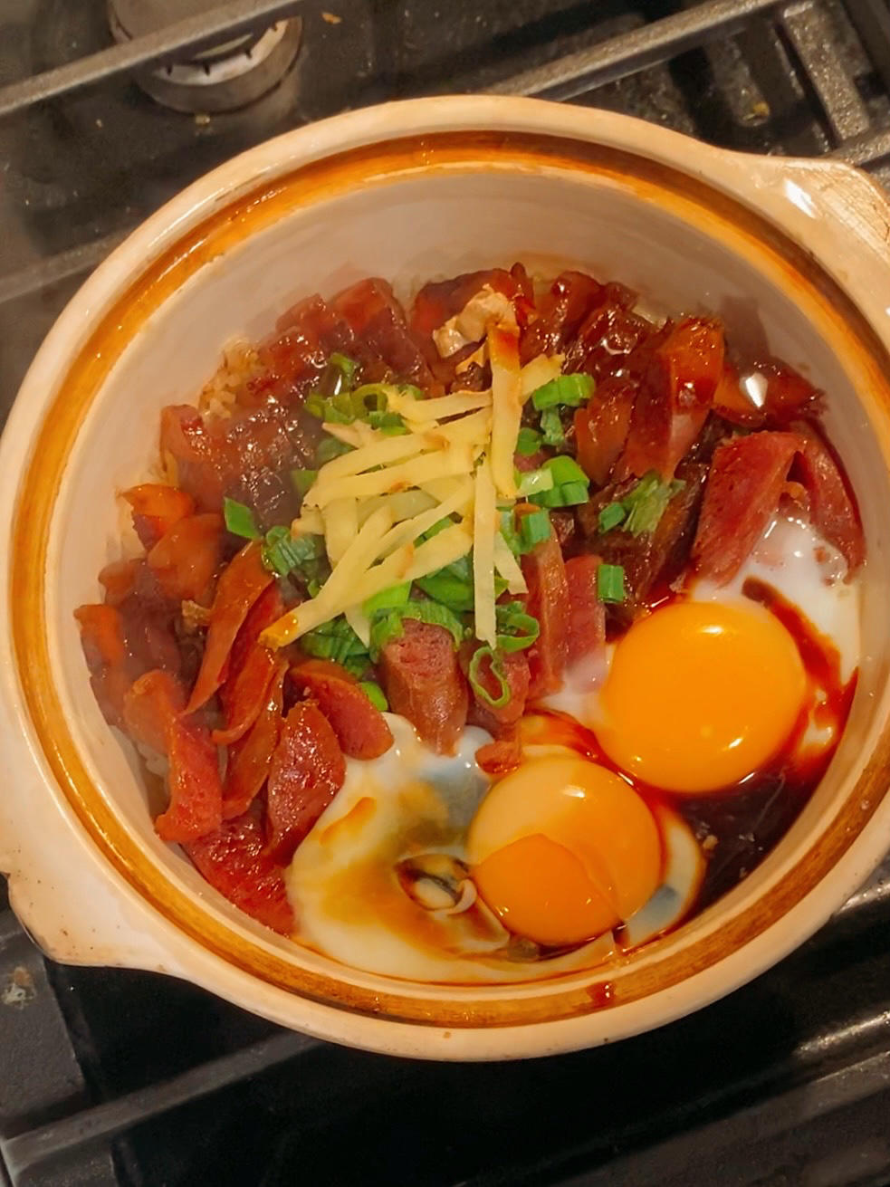 腊味煲仔饭，20分钟饭菜同出