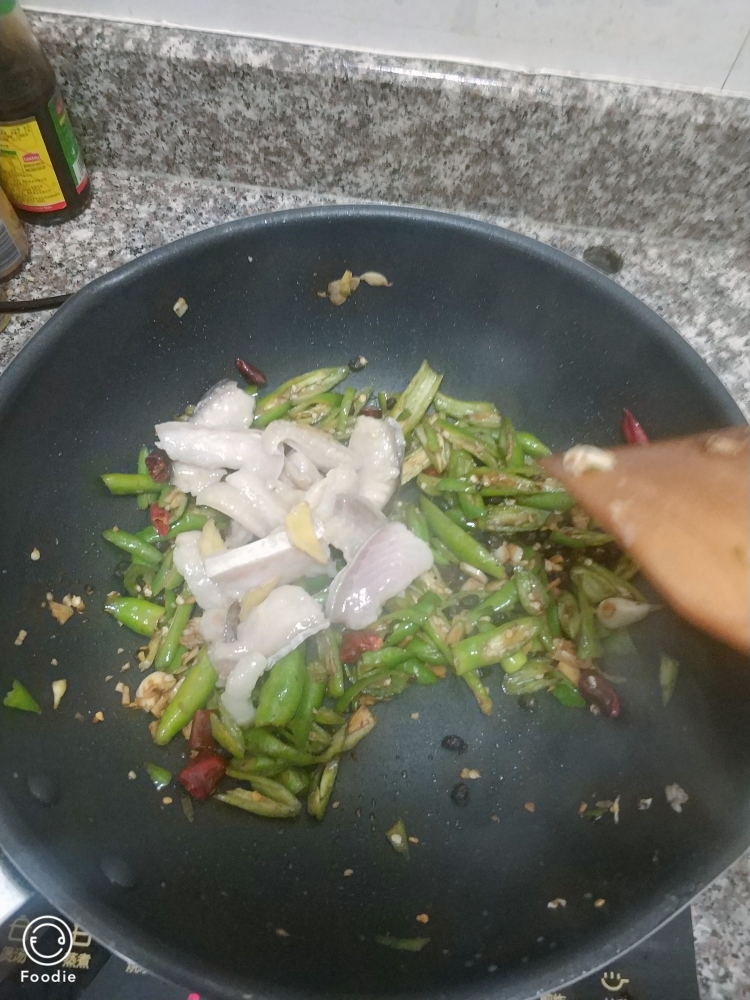 超下饭的尖椒豉香沙巴鱼的做法 步骤6