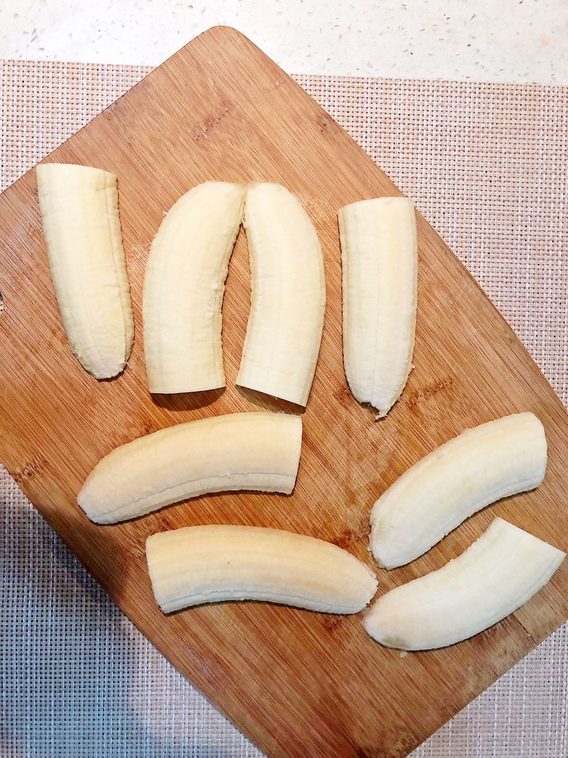 五分钟完成低卡甜品—柠香黄油煎香蕉的做法 步骤2