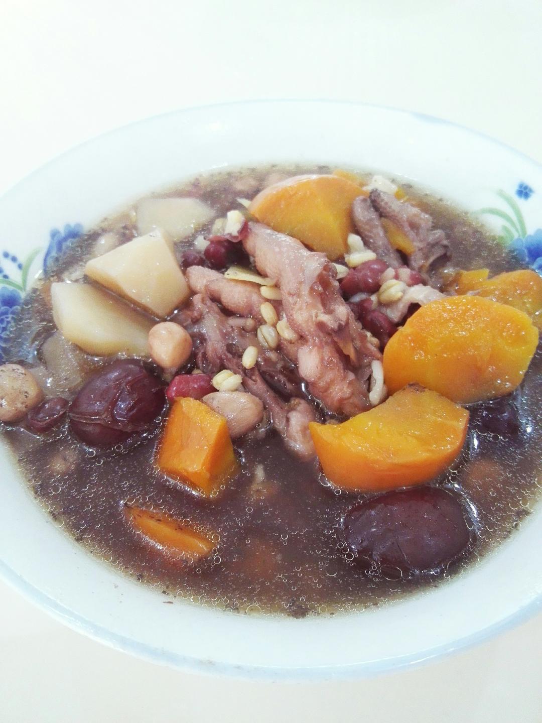 红枣花生煲鸡爪