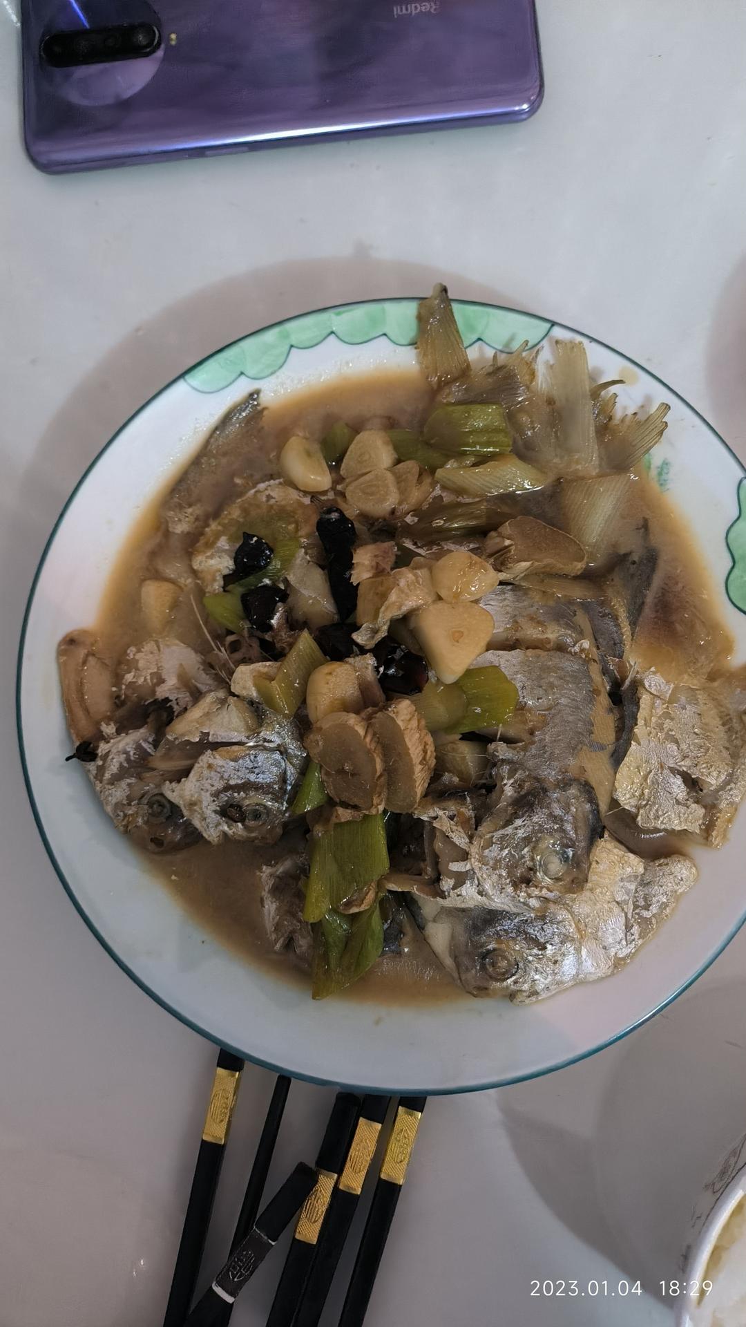 传统中式红烧平鱼