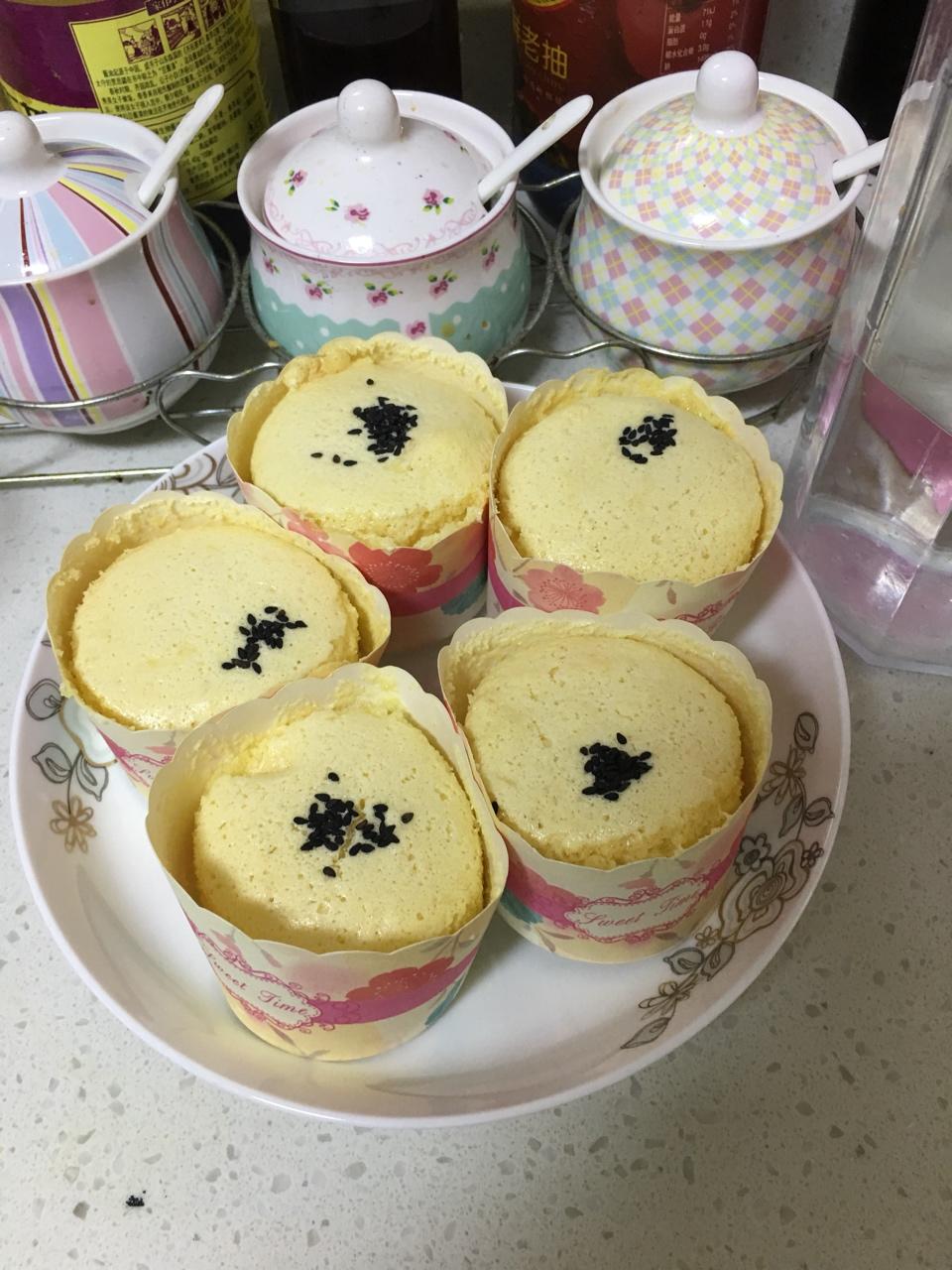 消耗淡奶油之作——淡奶油小蛋糕