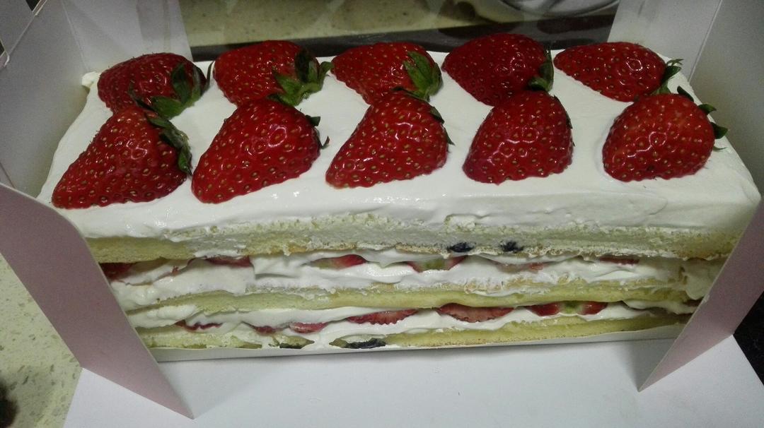 草莓城堡蛋糕