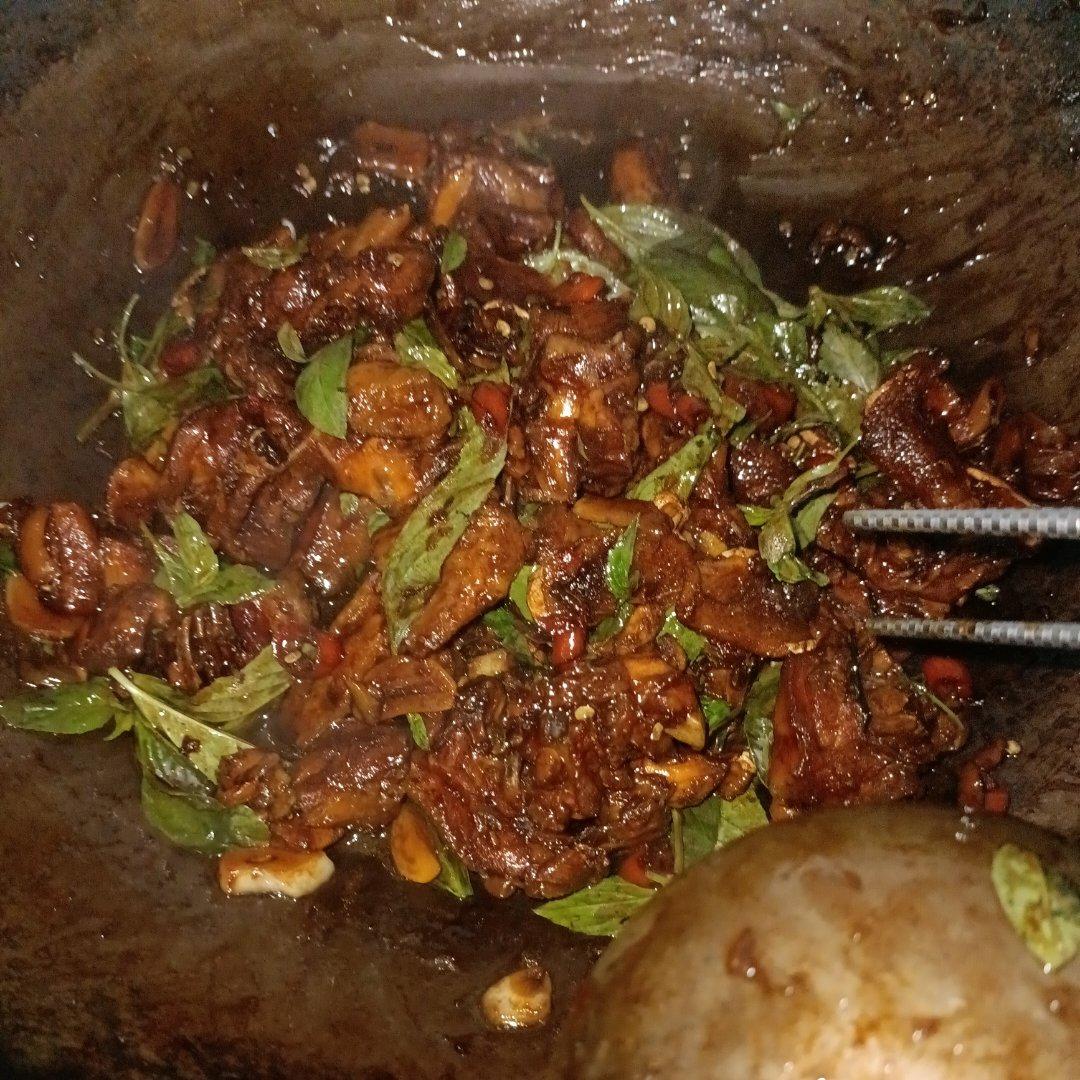 正宗台式三杯鸡（零失败！周围朋友全都赞不绝口！ 😁）