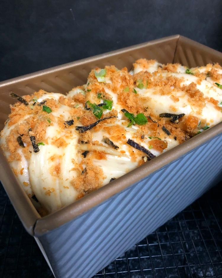 香葱肉松手撕吐司