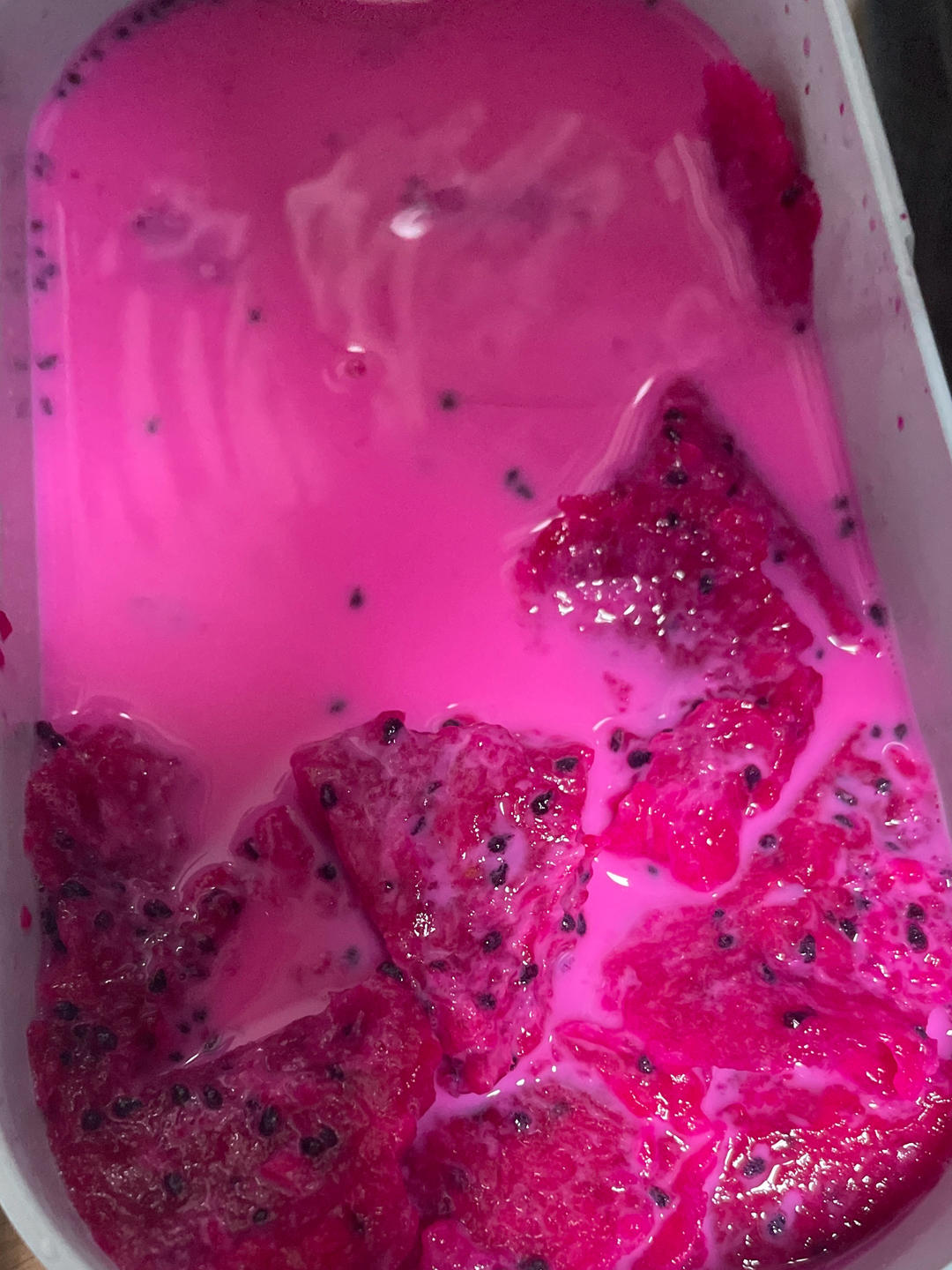 红心火龙果牛奶