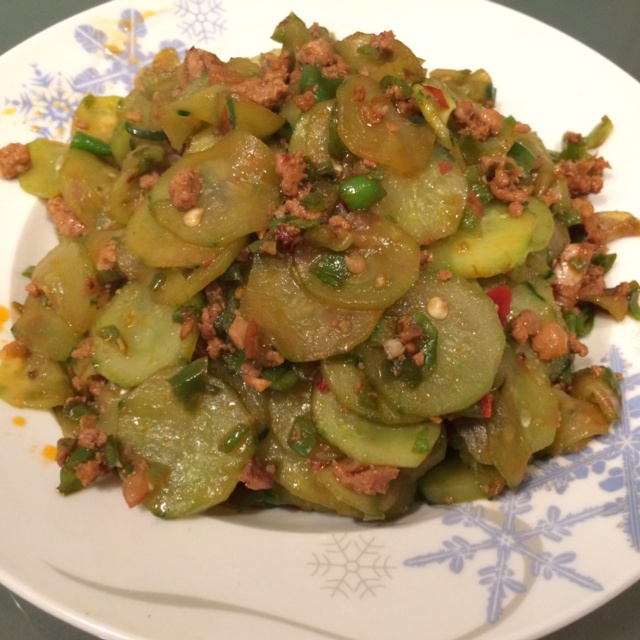 黄瓜炒肉片