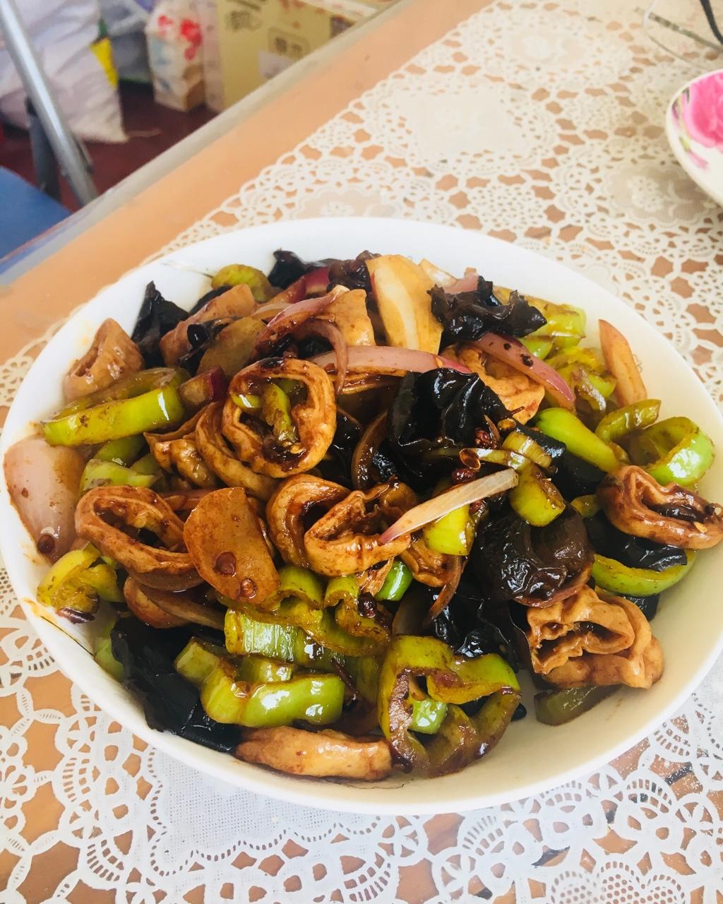 好吃到爆火爆肥肠