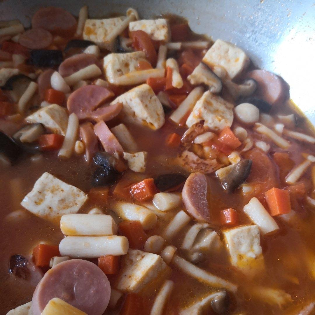番茄蟹味菇内酯豆腐汤