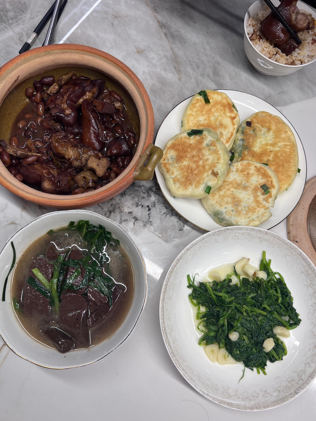 不用揉面，不用擀皮的韭菜鸡蛋发面馅饼