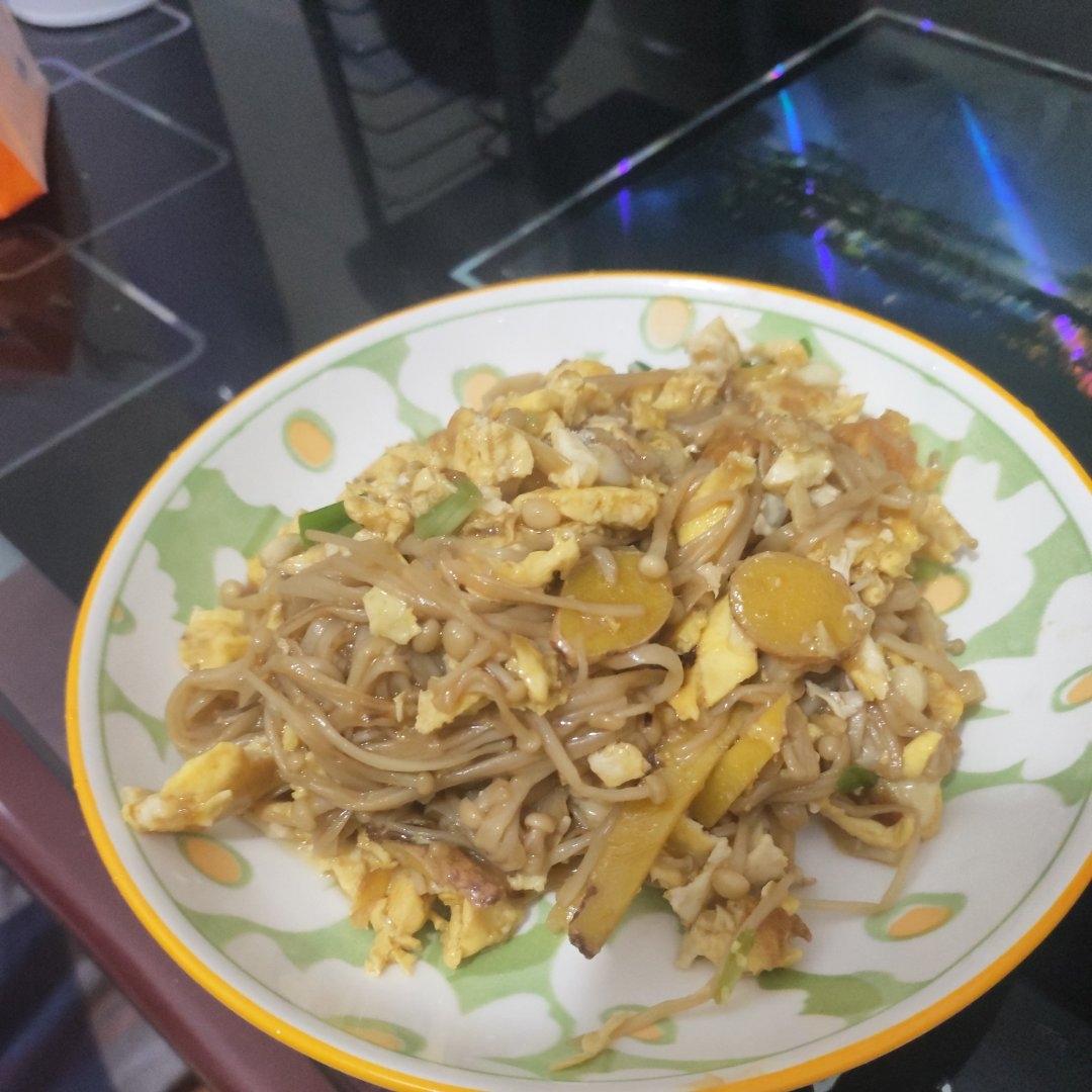 金针菇炒鸡蛋